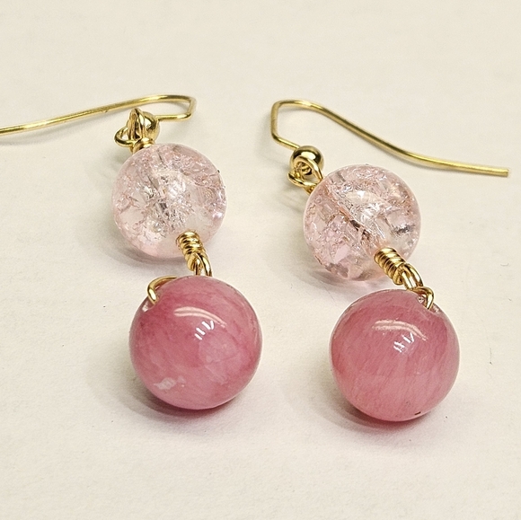 Pink Rhodochrosite and Crackled Glass Beaded Earrings - Picture 3 of 6